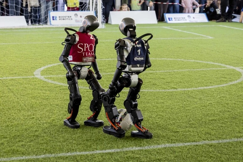 Dai quadrupedi ai calciatori, i robot protagonisti della Maker Faire