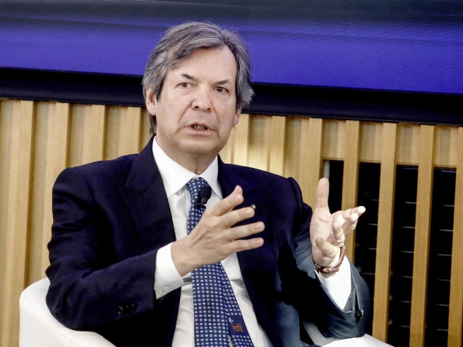 Mps, Messina (Intesa): «Non aumenteremo l’offerta per Siena». E Crédit Agricole sale in Banco Bpm