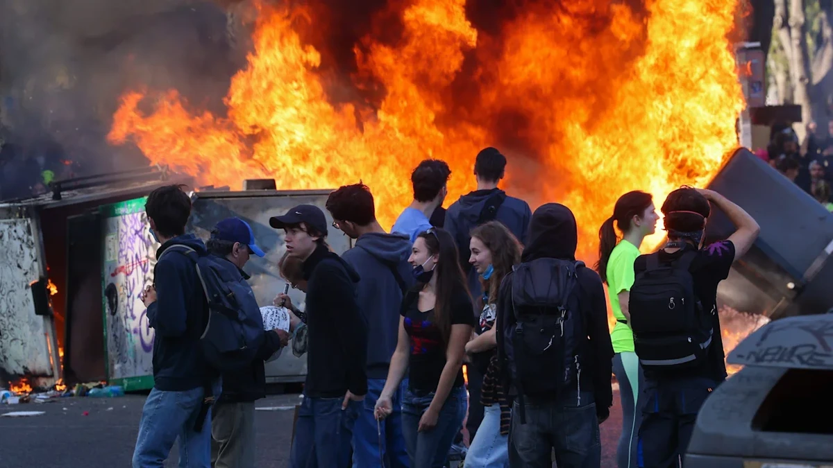 Gezielte Angriffe auf Synagoge und jüdische Geschäfte in Frankreich?