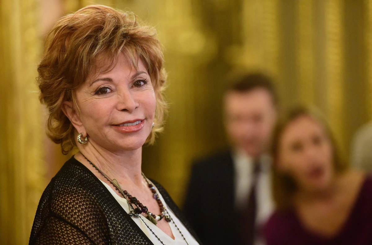 Isabel Allende gana el Premio Planeta con la segunda parte de 'La casa de los espíritus': "Las democracias están amenazadas, vuelvo a sentir el mismo temor que me obligó a salir de Chile en 1973"